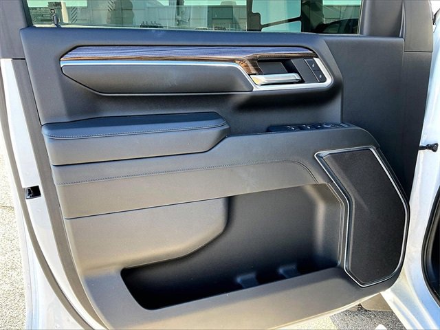 Used 2025 Chevrolet Silverado 2500 LT image 8