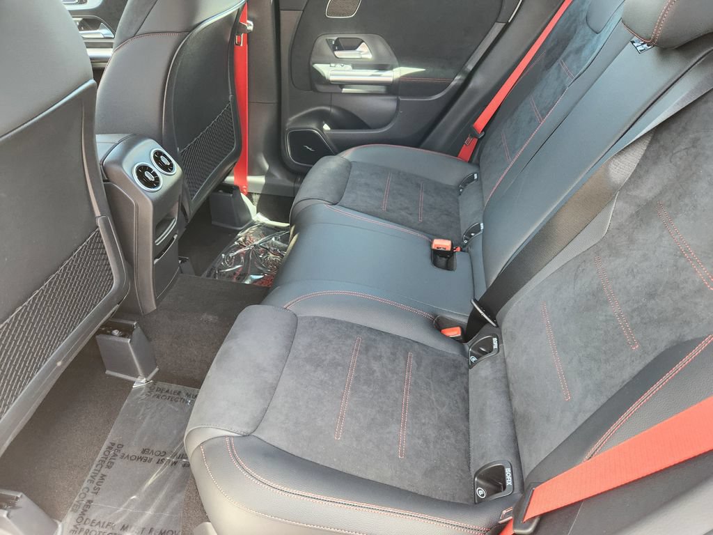 New 2026 Mercedes-Benz GLA 35 AMG 4MATIC image 28