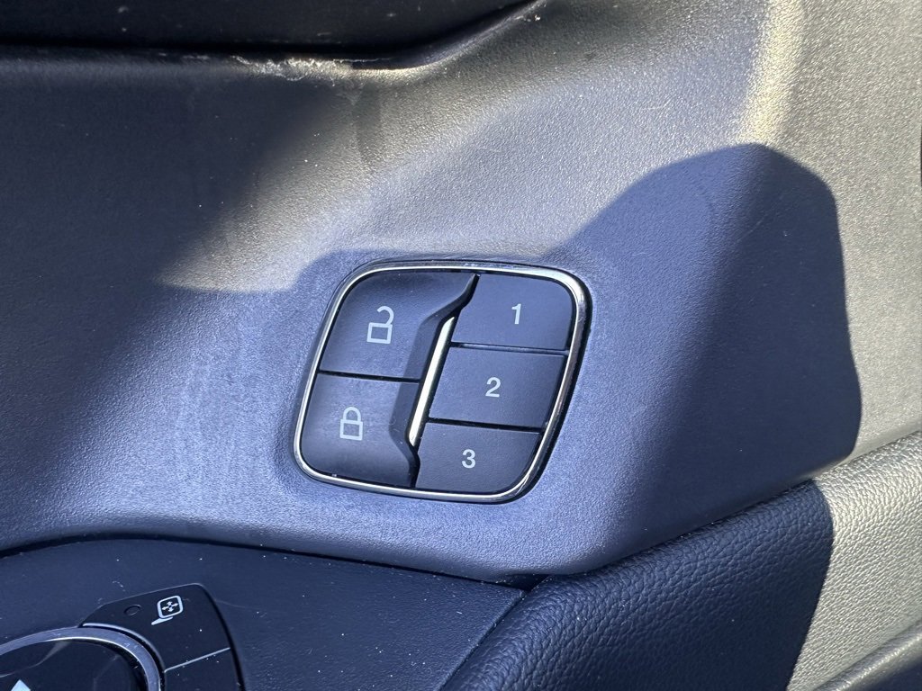 Used 2023 Ford Expedition XLT image 7