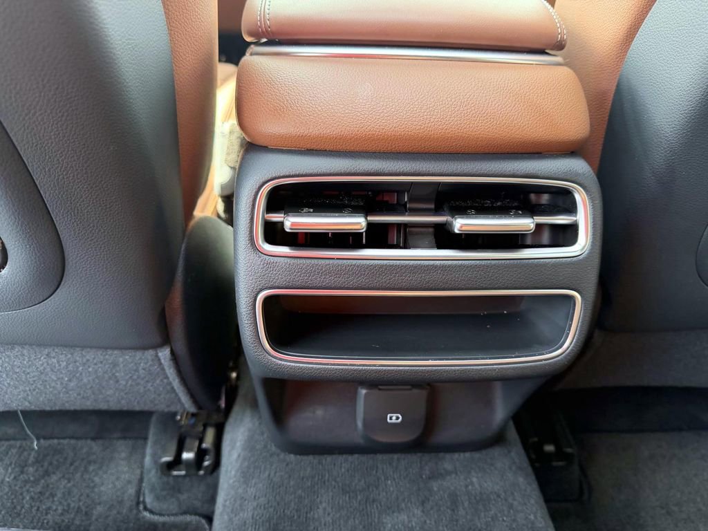 Used 2026 Genesis GV70 2.5T Advanced image 16