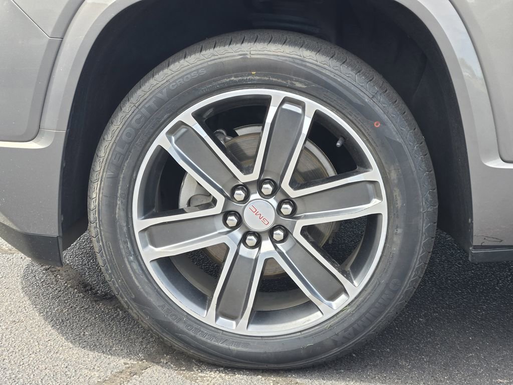 Used 2019 GMC Acadia Denali w/ Technology Package FWD image 12
