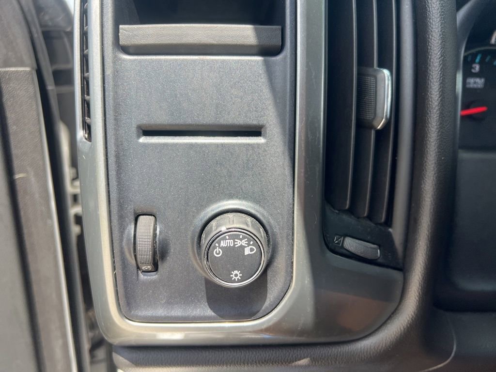 Used 2018 Chevrolet Silverado 1500 LT image 46