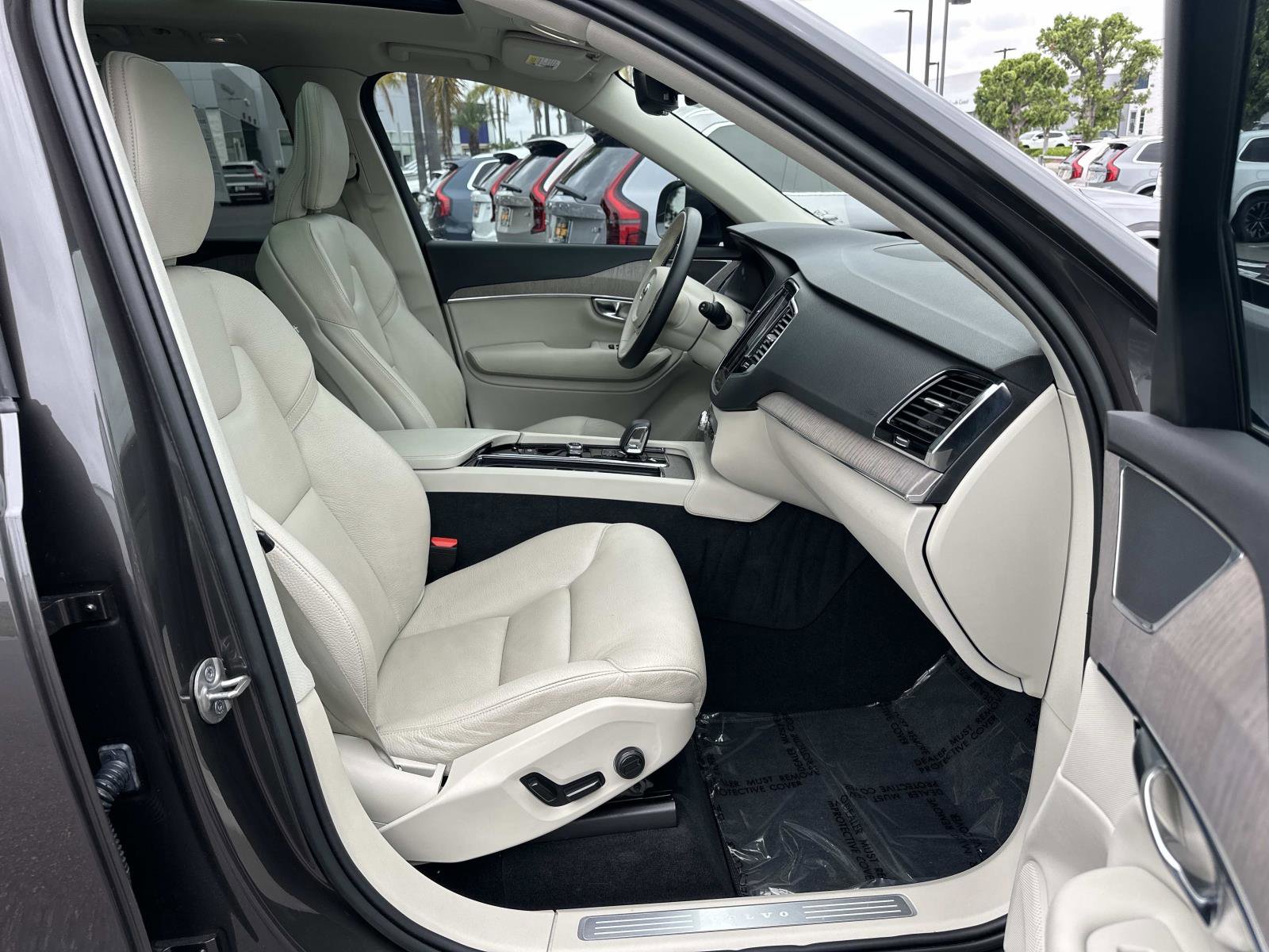 Certified 2023 Volvo XC90 B5 Plus image 26