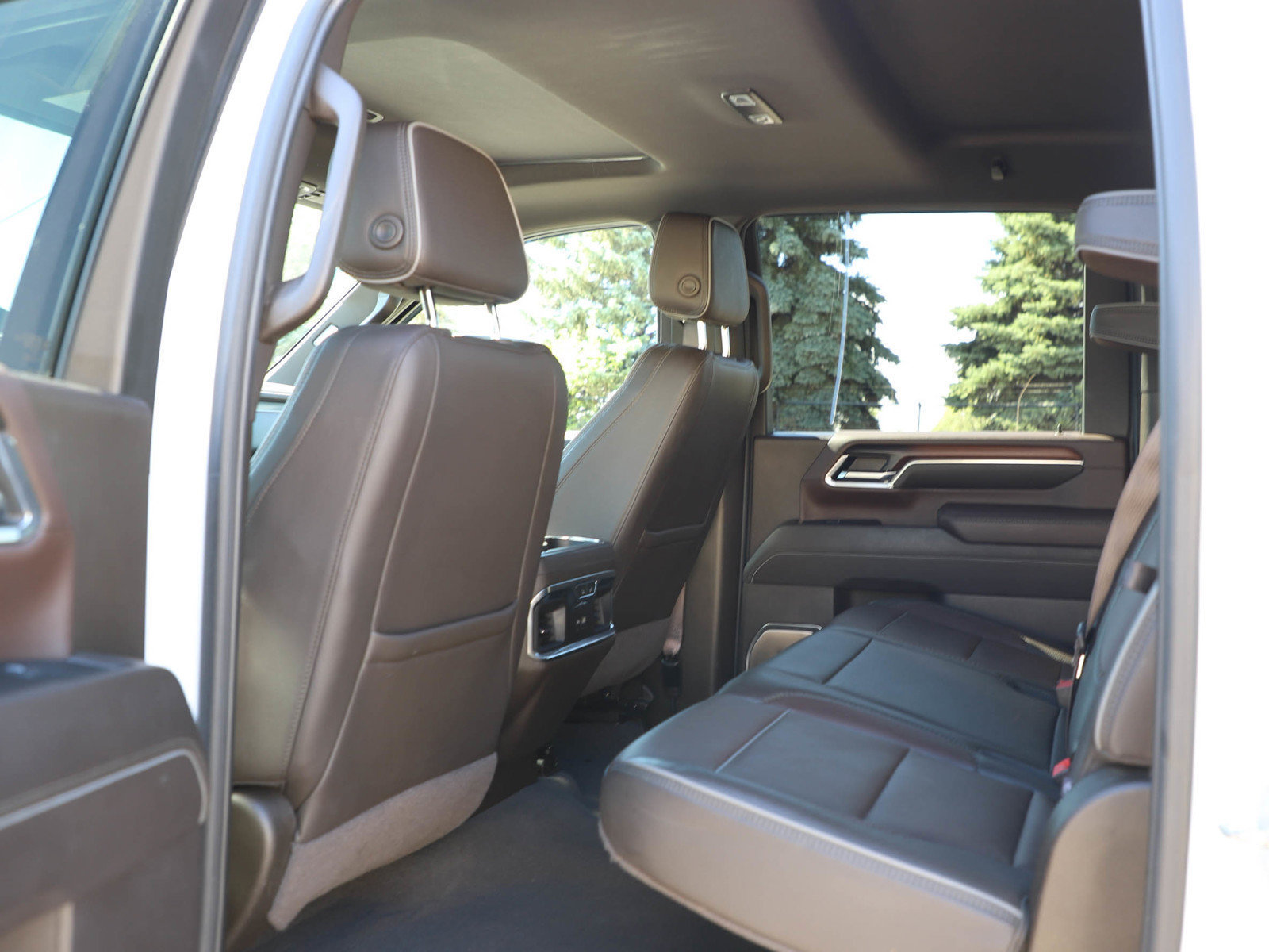 Used 2024 GMC Sierra 2500 Denali w/ Denali Reserve Package AWD/4WD image 18