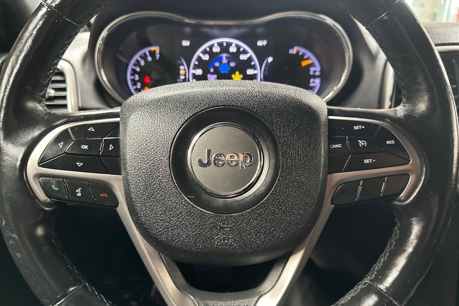 Used 2018 Jeep Grand Cherokee Altitude image 25