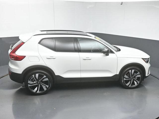Certified 2025 Volvo XC40 B5 Ultra AWD/4WD image 49