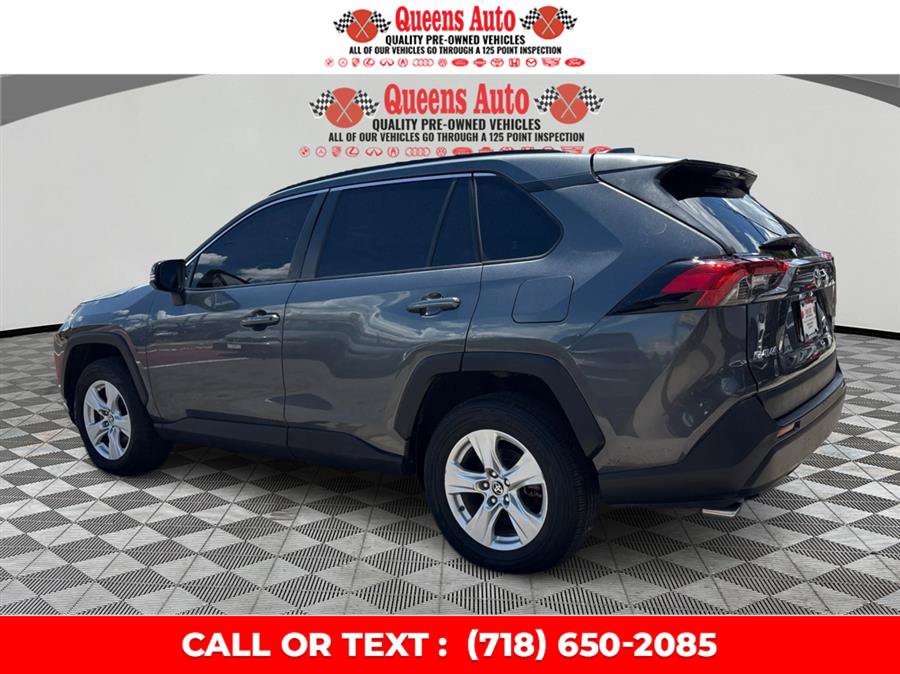 Used 2019 Toyota RAV4 XLE FWD image 4