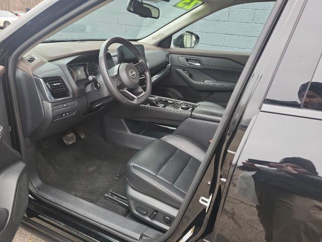Used 2023 Nissan Rogue SL w/ SL Premium Package image 10