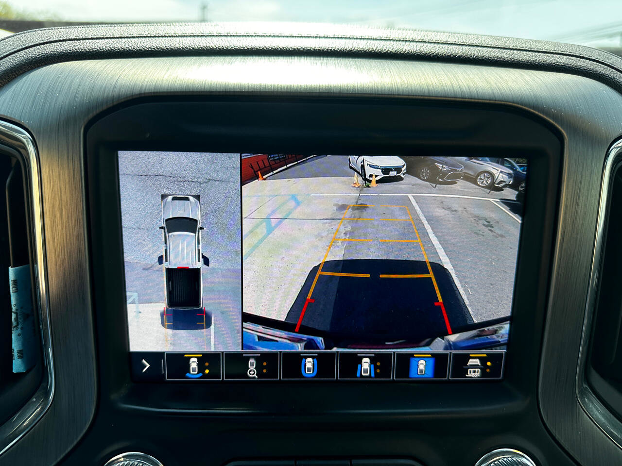 Used 2020 GMC Sierra 2500 Denali w/ Denali Ultimate Package image 16