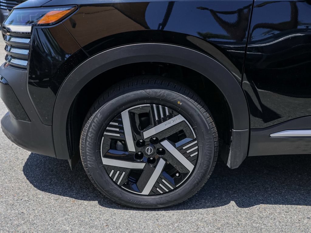 New 2026 Nissan Kicks SV w/ SV Premium Package FWD image 11