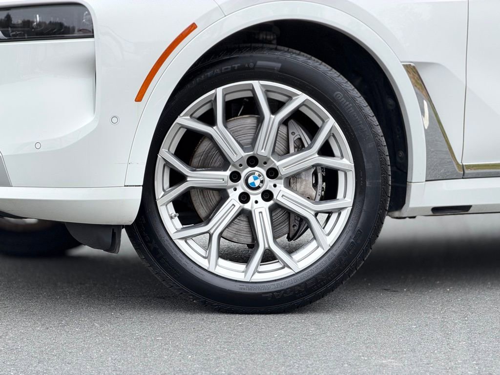 Certified 2023 BMW X7 xDrive40i w/ Premium Package image 2