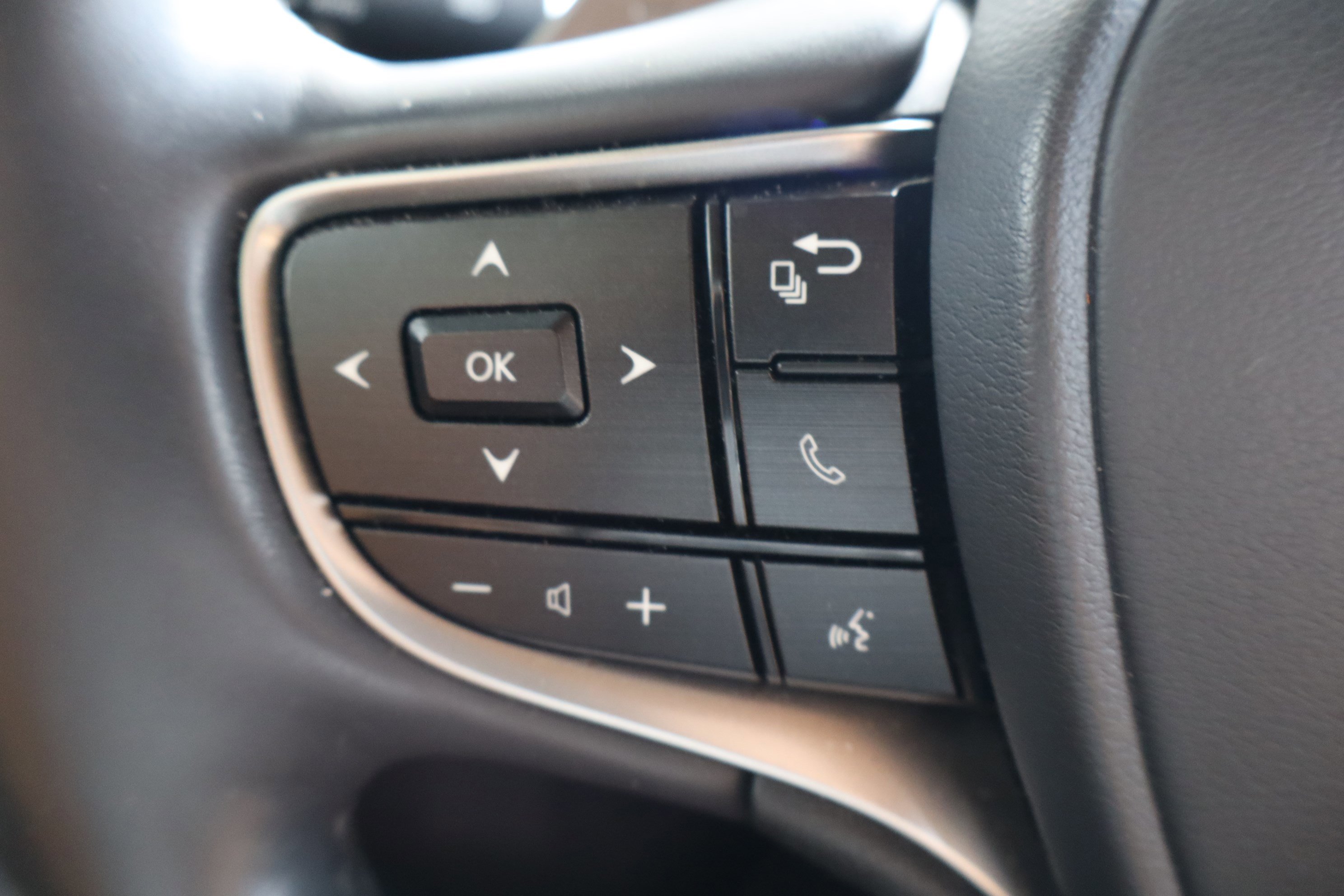 Used 2022 Lexus ES 350 w/ Premium Package image 18