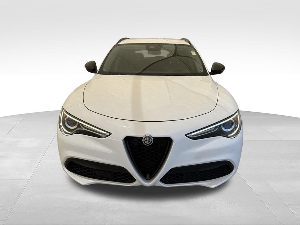 Used 2021 Alfa Romeo Stelvio Sprint w/ Nero Edizione RWD image 5