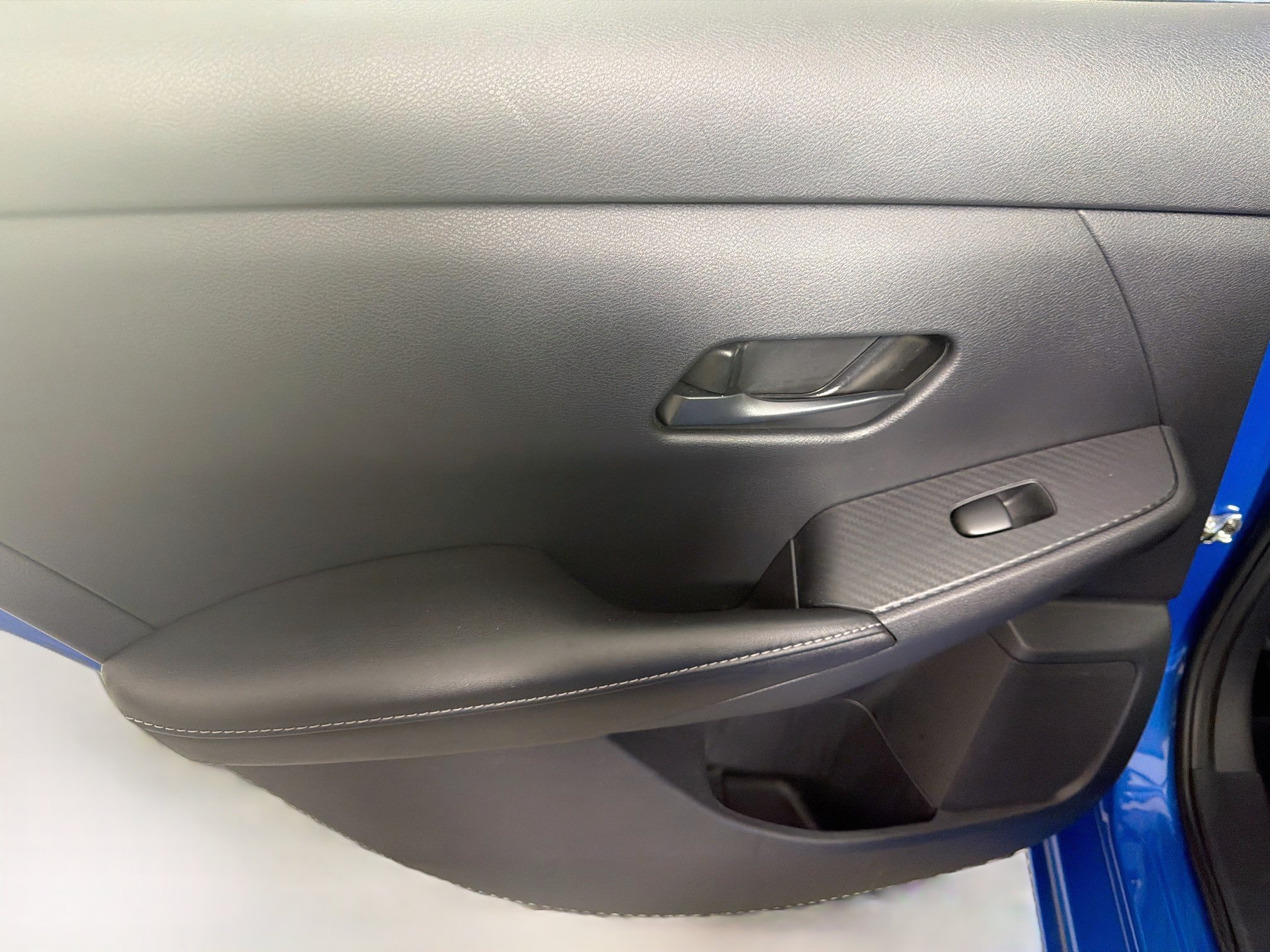 Used 2025 Nissan Sentra SV FWD image 24