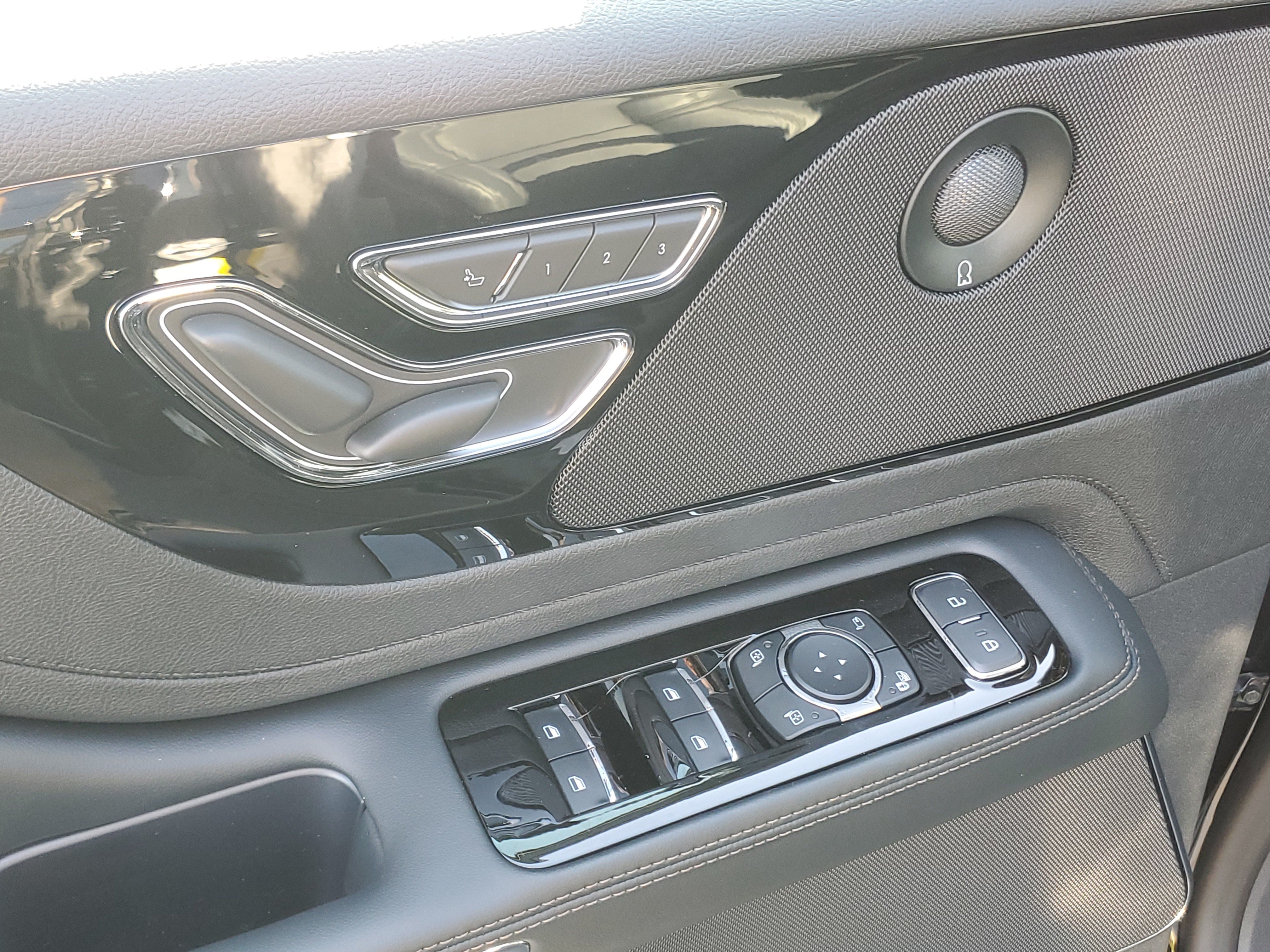 New 2027 Lincoln Aviator Reserve w/ Jet Appearance Package AWD/4WD image 9