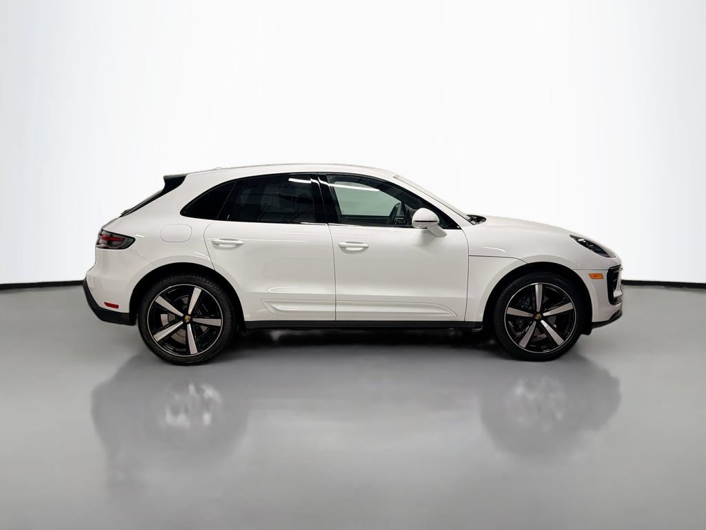 Used 2026 Porsche Macan AWD/4WD image 8