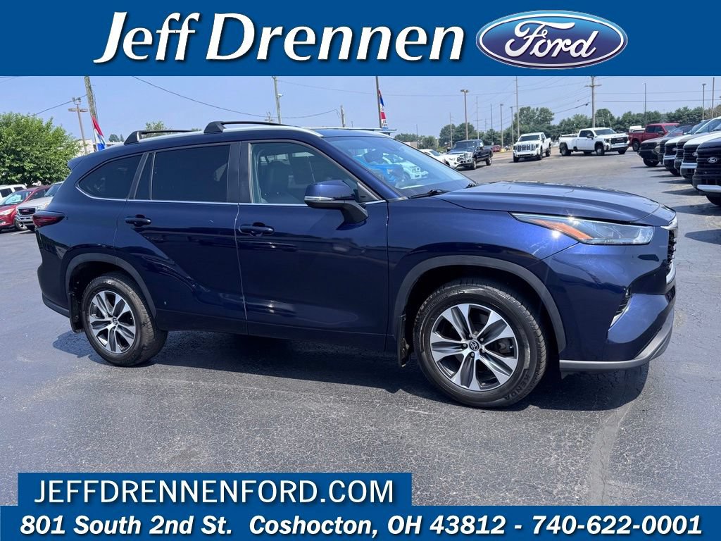 Used 2024 Toyota Highlander XLE AWD/4WD image 1