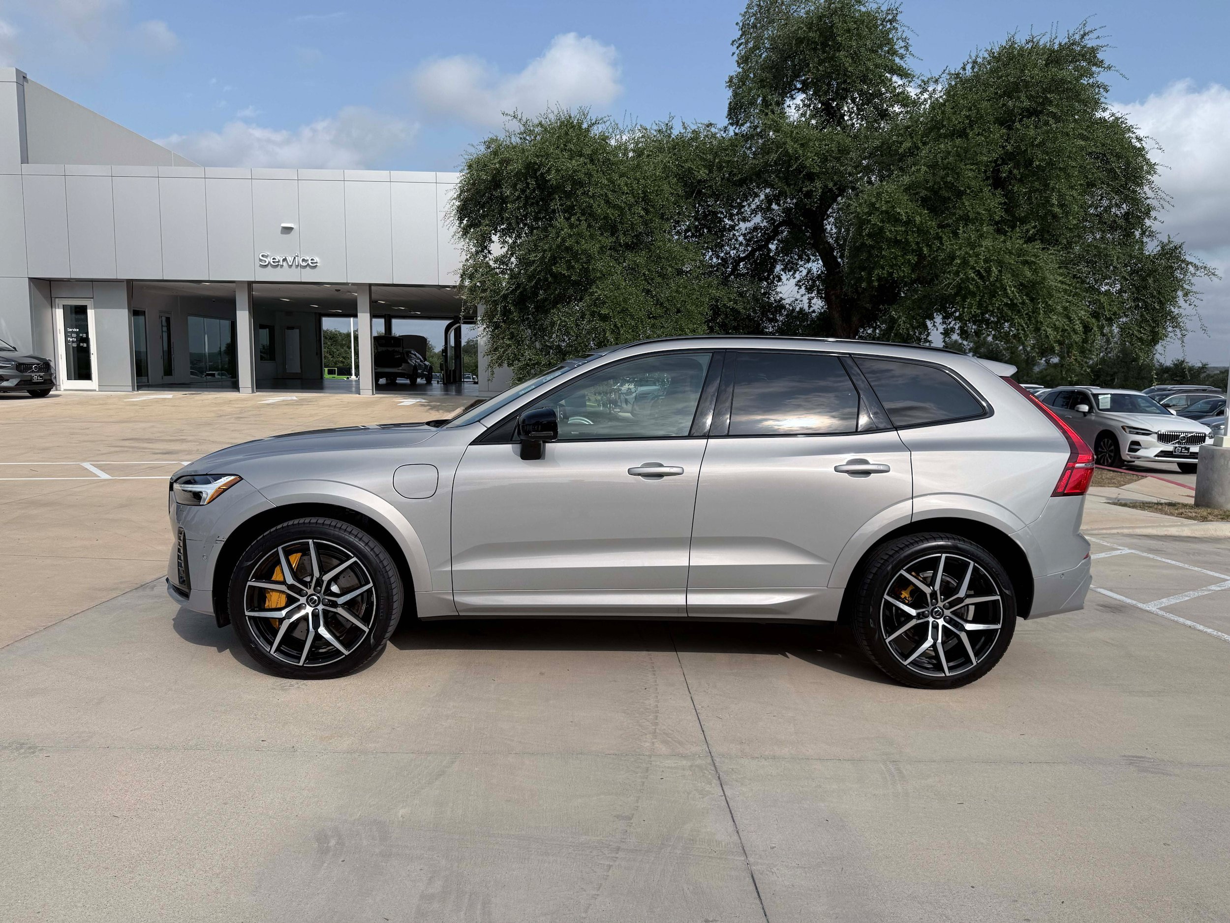 Certified 2024 Volvo XC60 T8 Polestar w/ Protection Package Premier AWD/4WD image 3