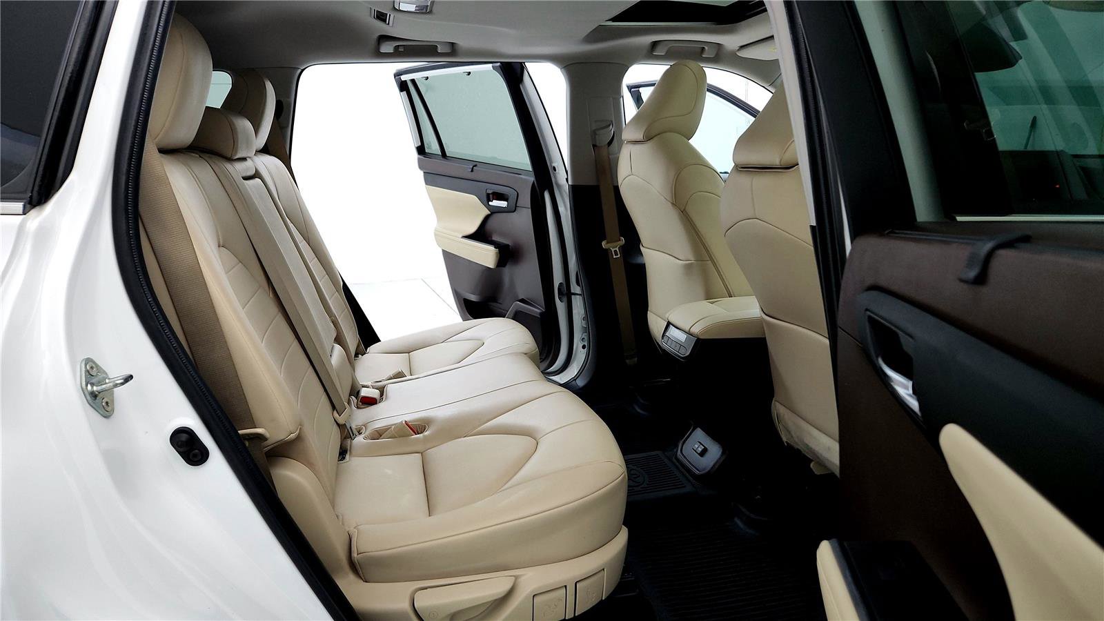 Used 2022 Toyota Highlander XLE image 29