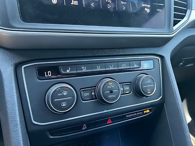 Used 2020 Volkswagen Atlas Cross Sport SE w/ Towing Package AWD/4WD image 32