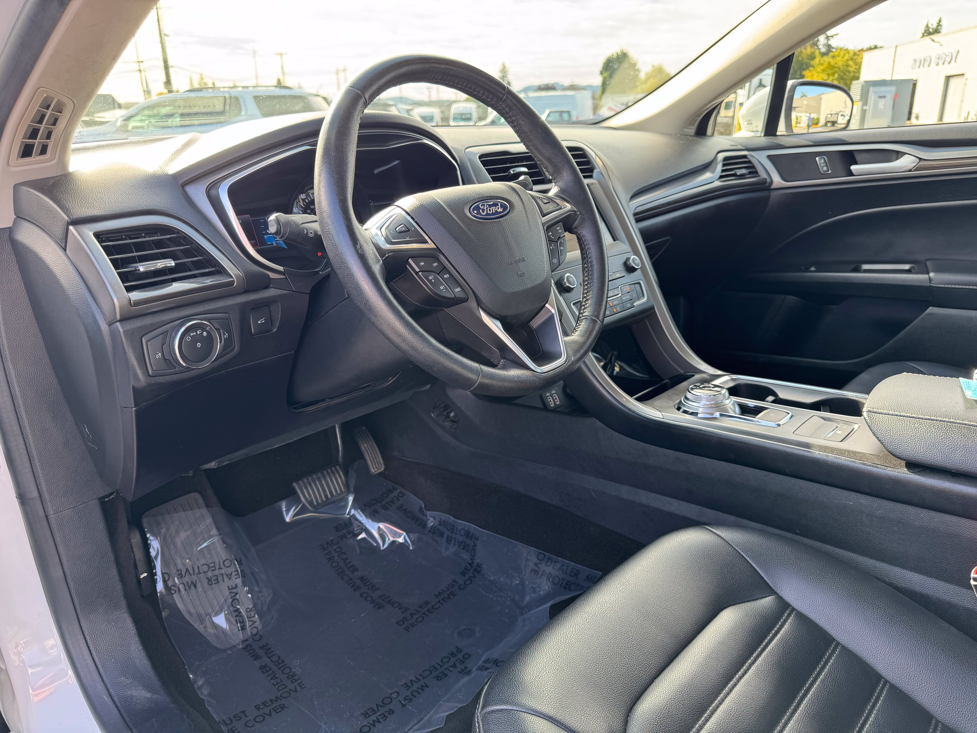 Used 2019 Ford Fusion SEL FWD image 16