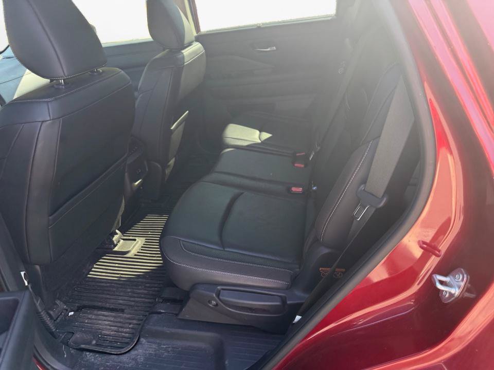Used 2022 Nissan Pathfinder SL AWD/4WD image 13