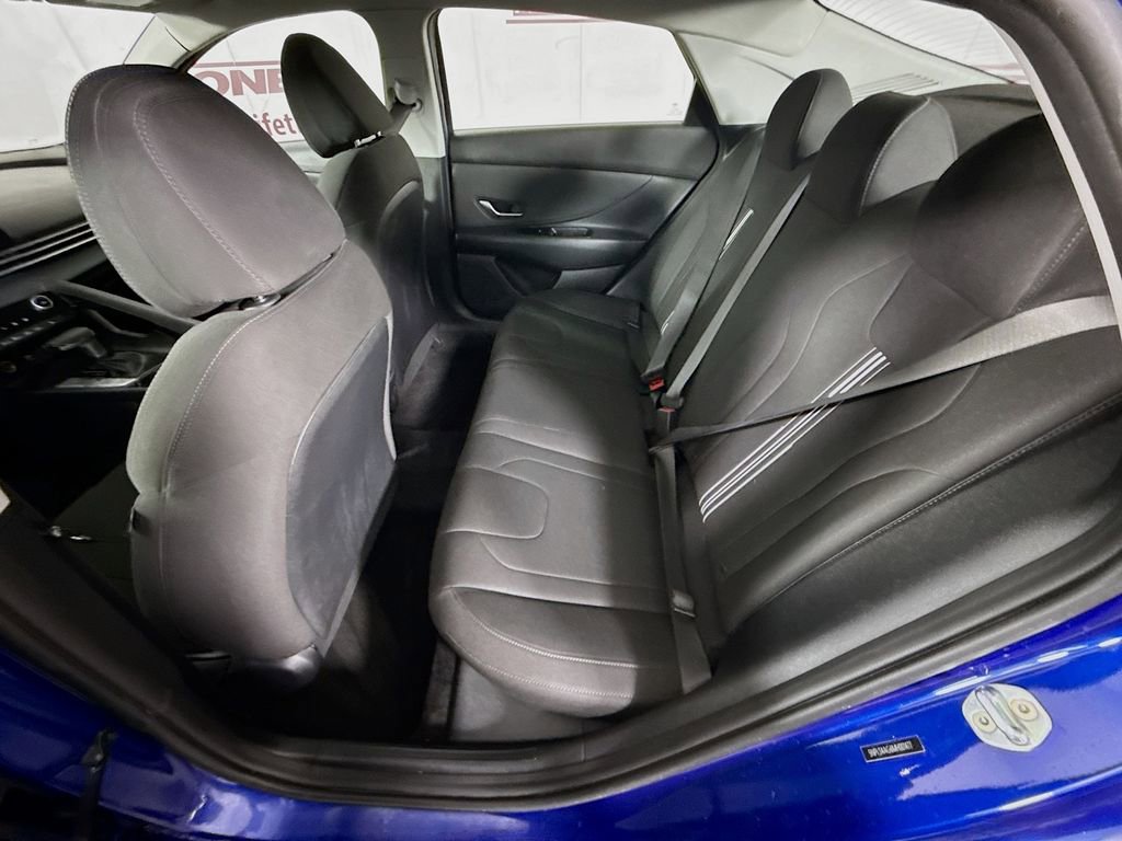 Certified 2021 Hyundai Elantra SEL w/ Convenience Package image 26