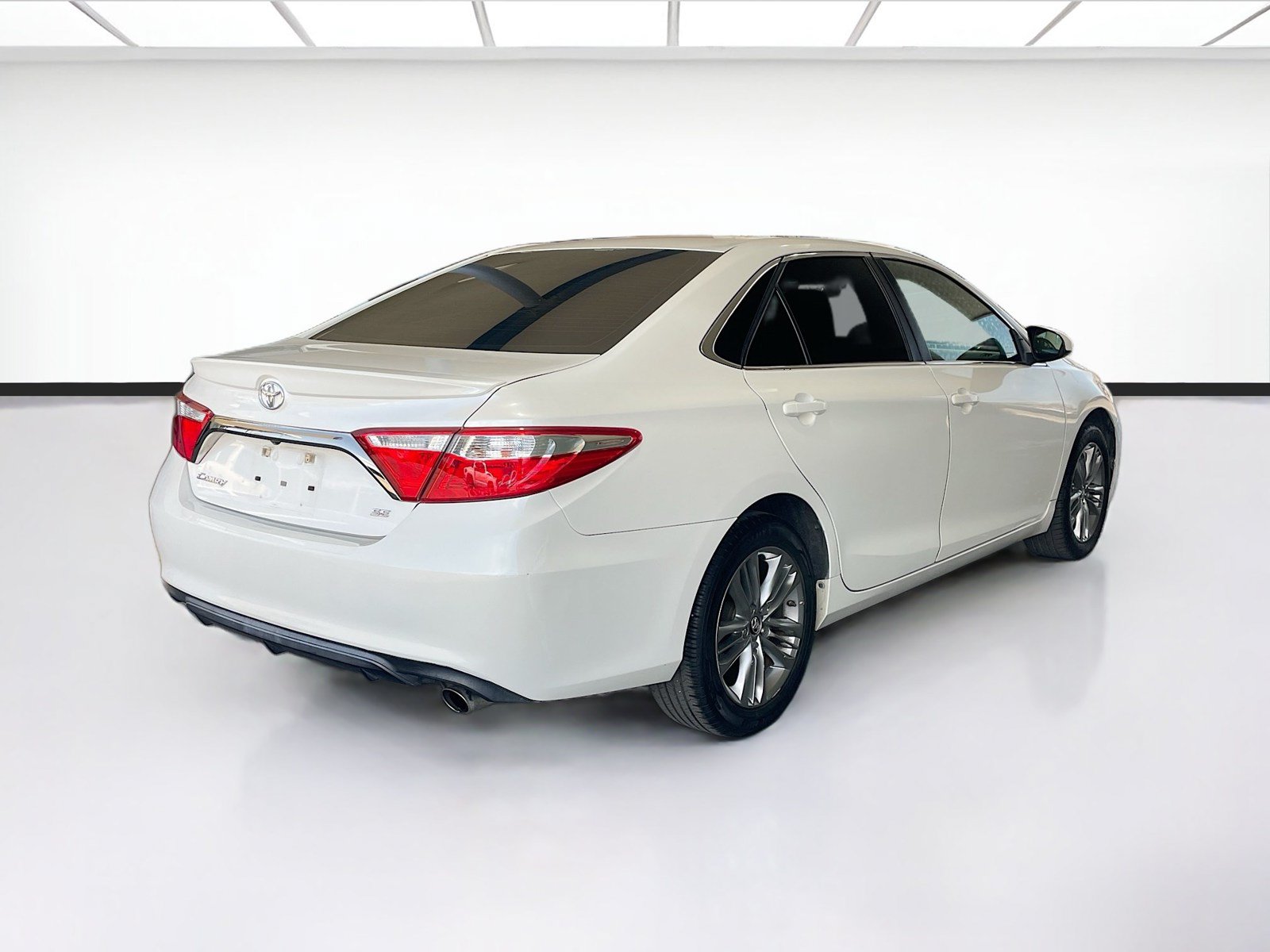 Used 2017 Toyota Camry SE FWD image 4