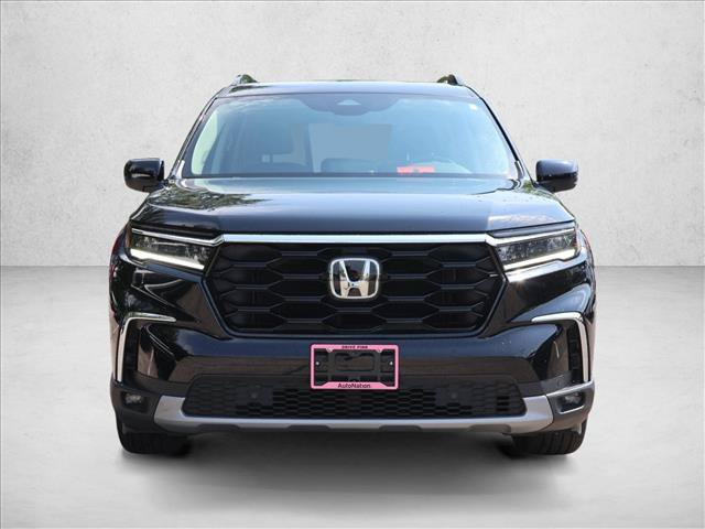 Used 2025 Honda Pilot Touring video 2