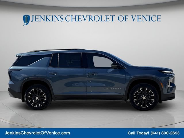 New 2026 Chevrolet Traverse LT w/ Sun and Wheel Package FWD image 3