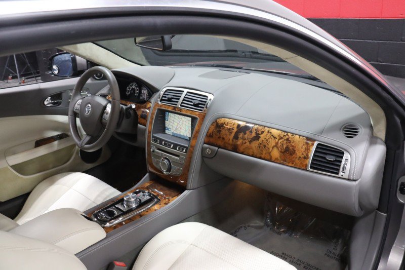 Used 2010 Jaguar XK Coupe RWD image 40