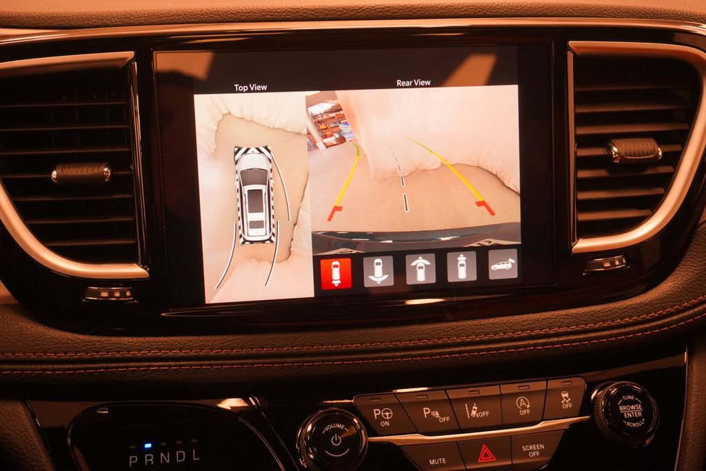 Used 2024 Chrysler Pacifica Pinnacle image 35