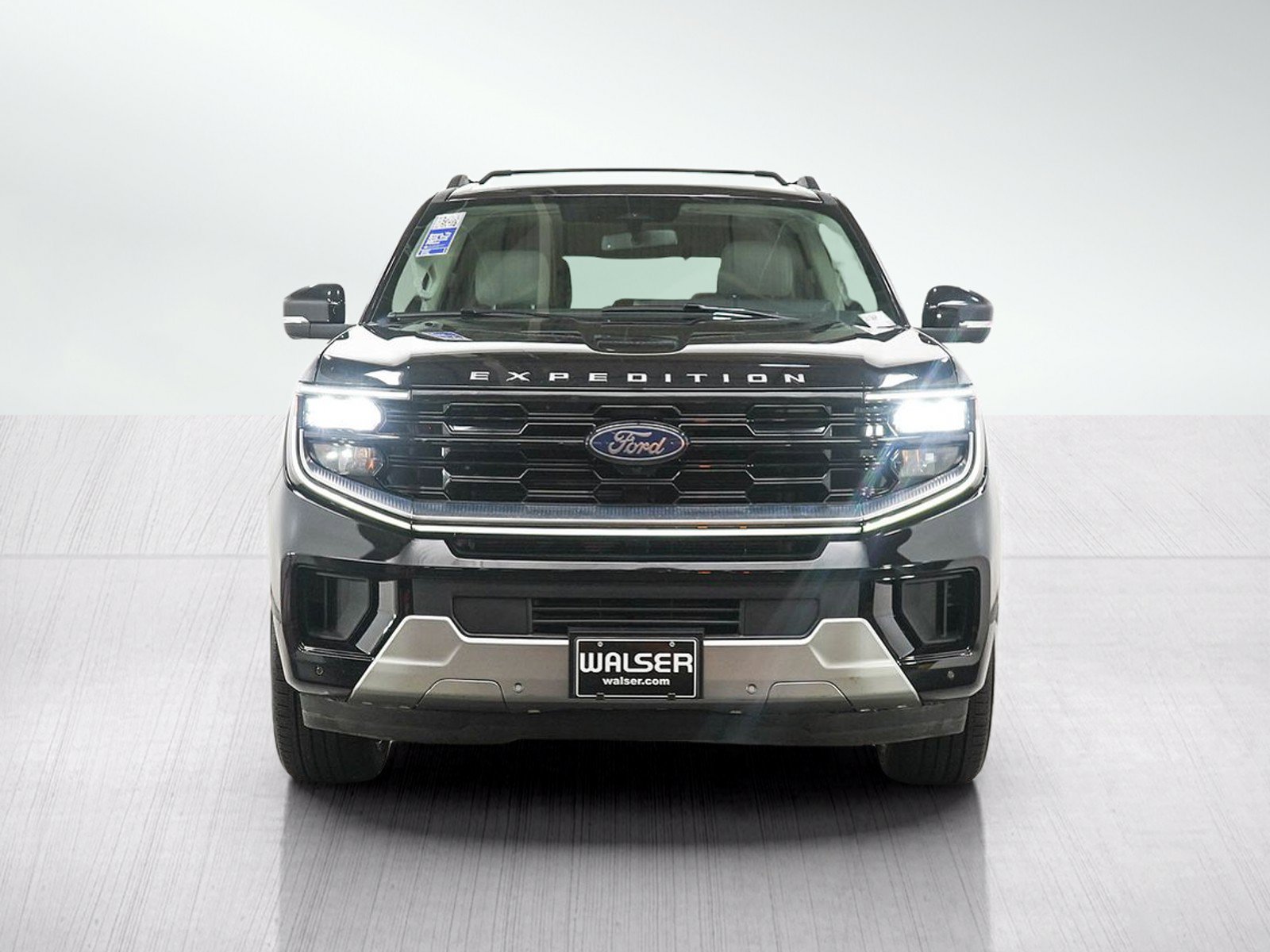 Used 2025 Ford Expedition Platinum w/ Platinum Ultimate Package AWD/4WD image 8