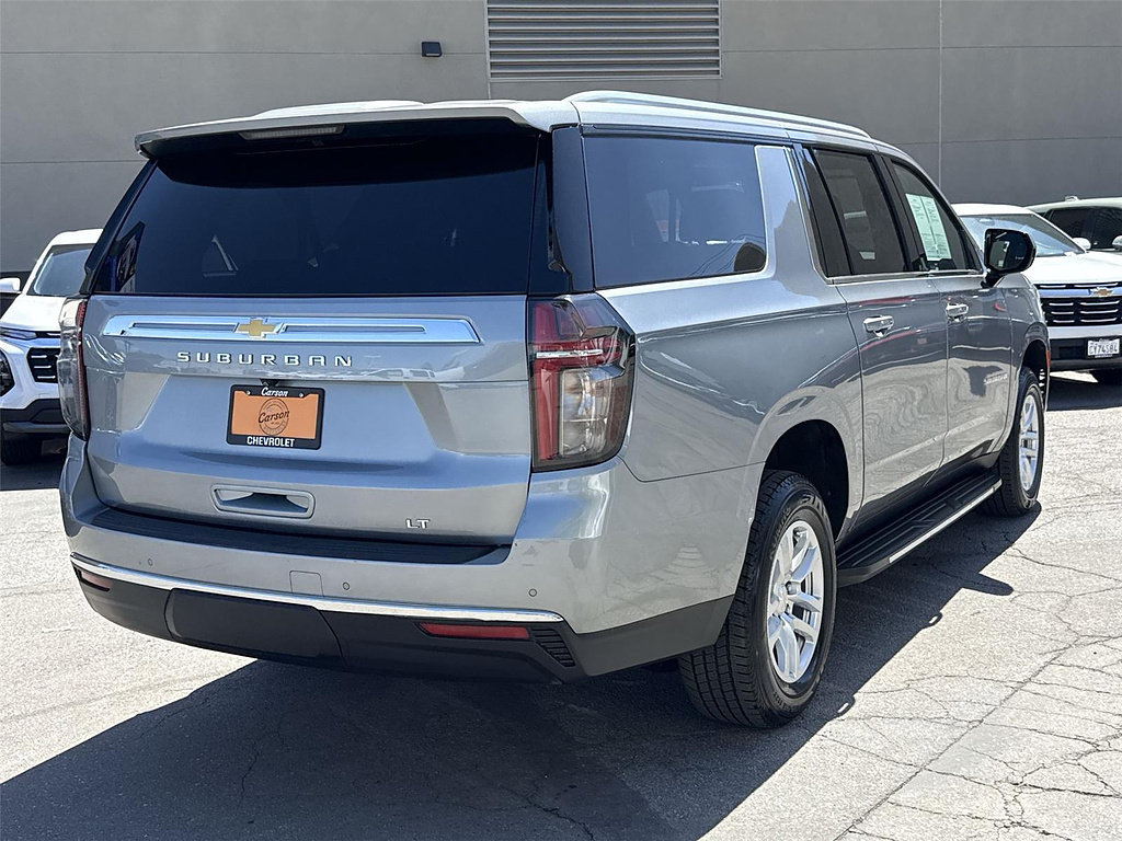 Used 2024 Chevrolet Suburban LT RWD image 3