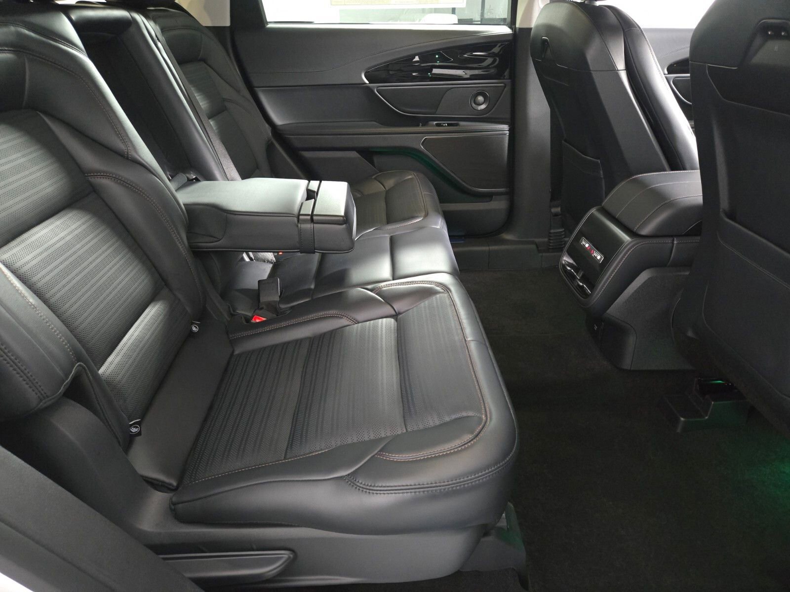 New 2026 Lincoln Nautilus Reserve image 19