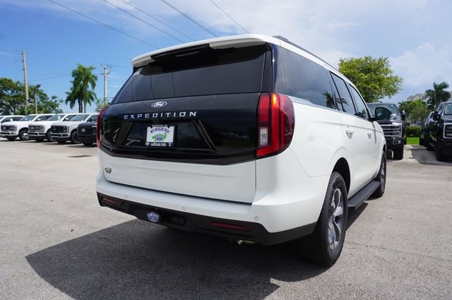 New 2027 Ford Expedition Active RWD image 7