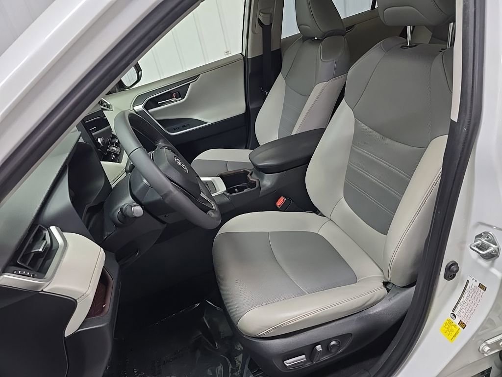 Used 2024 Toyota RAV4 Limited w/ Advanced Technology Package image 30