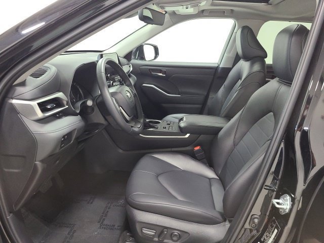 Used 2026 Toyota Highlander XLE AWD/4WD image 16