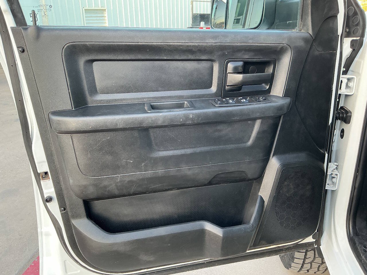 Used 2022 RAM 2500 Tradesman w/ Chrome Appearance Group AWD/4WD image 21