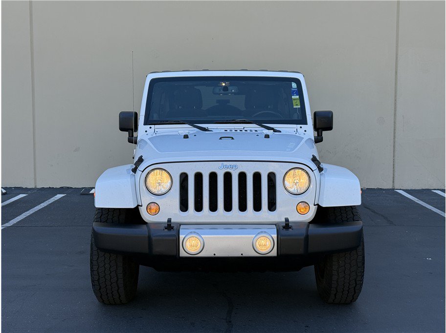 Used 2014 Jeep Wrangler Unlimited Sahara w/ Connectivity Group AWD/4WD image 2