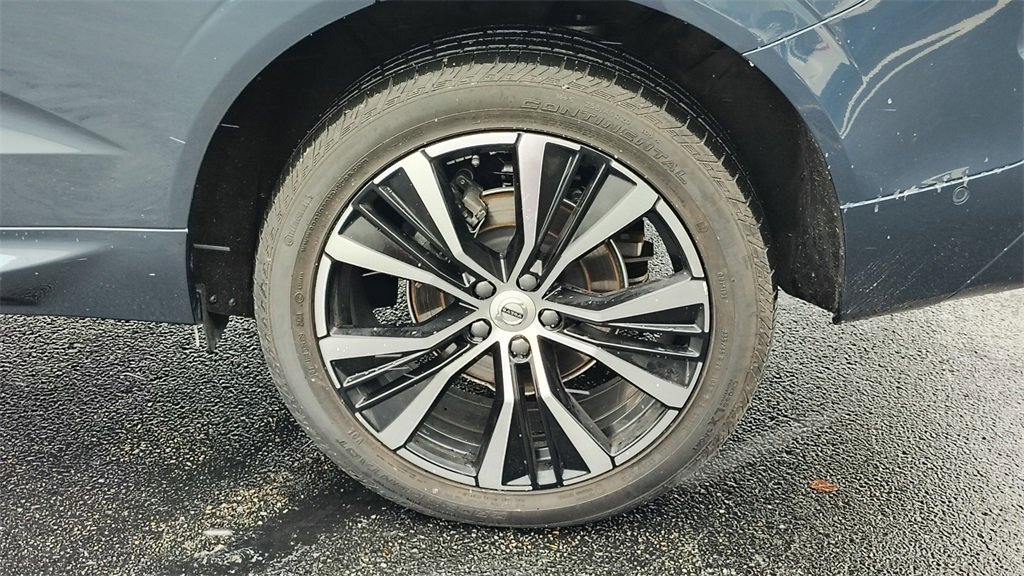 Certified 2023 Volvo XC60 B5 Plus w/ Climate Package image 29