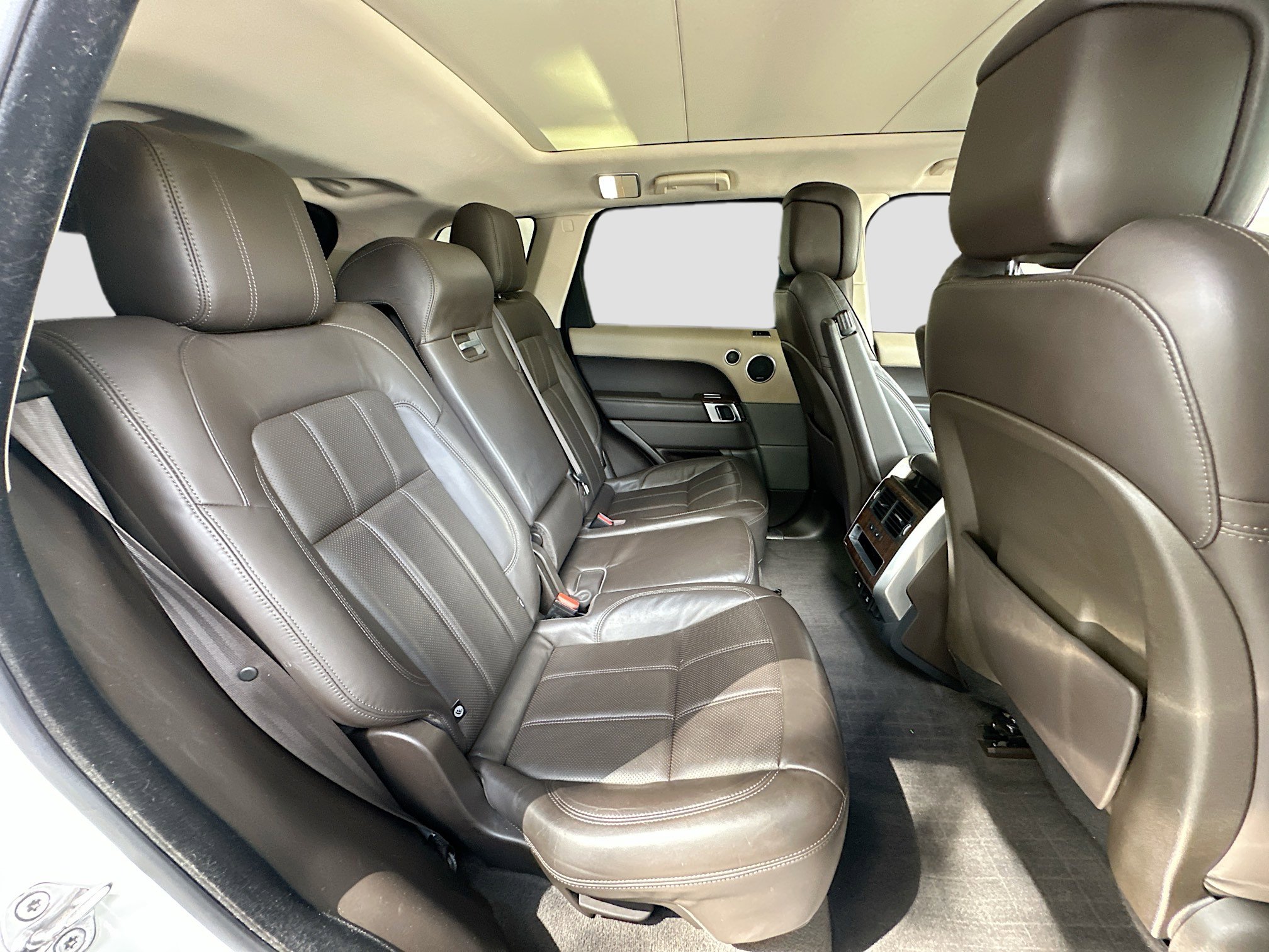 Used 2020 Land Rover Range Rover Sport HSE image 28