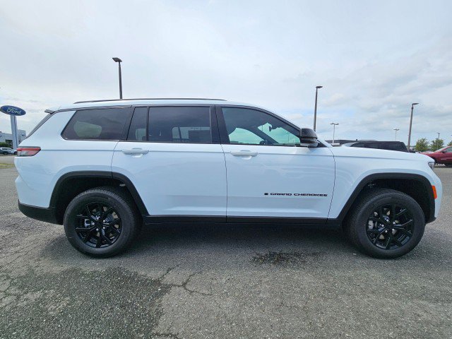 New 2026 Jeep Grand Cherokee L 4WD image 8