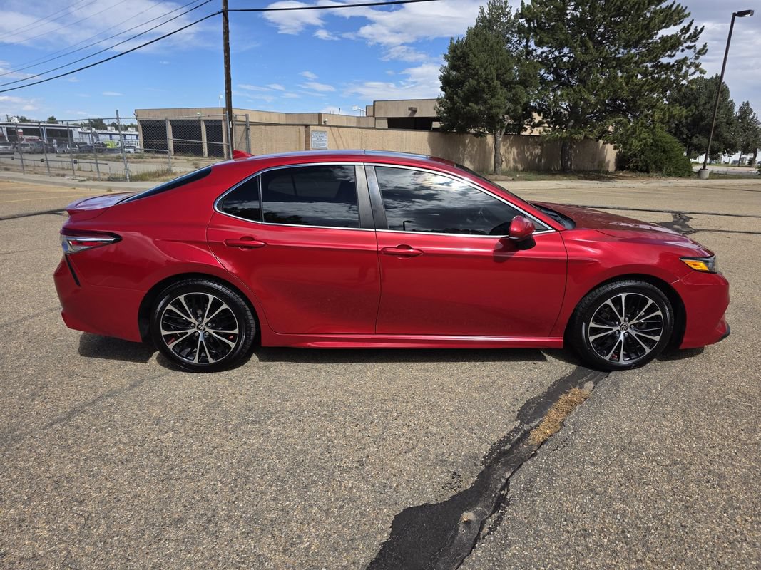 Used 2020 Toyota Camry SE FWD image 9