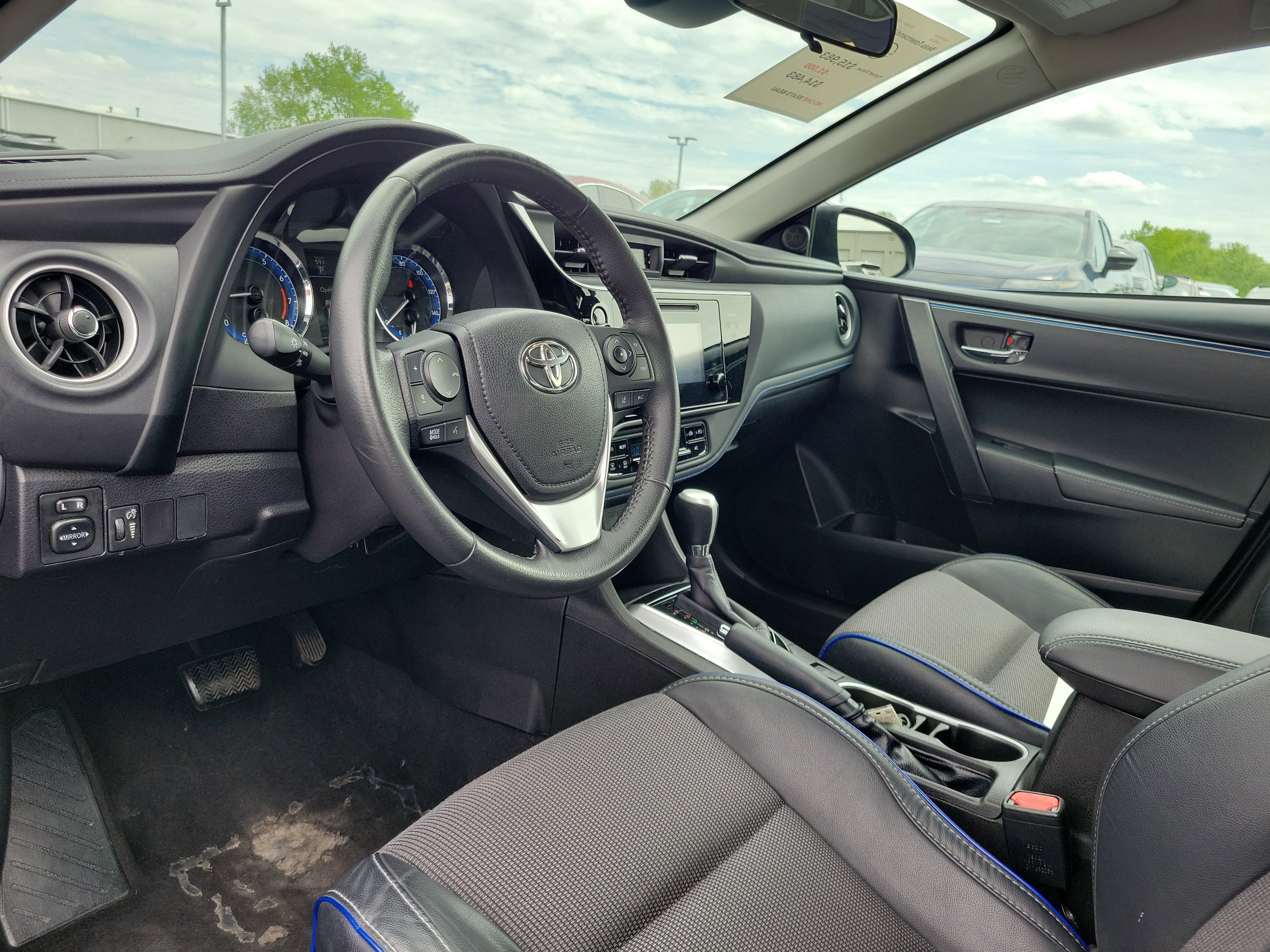 Used 2017 Toyota Corolla SE FWD image 19