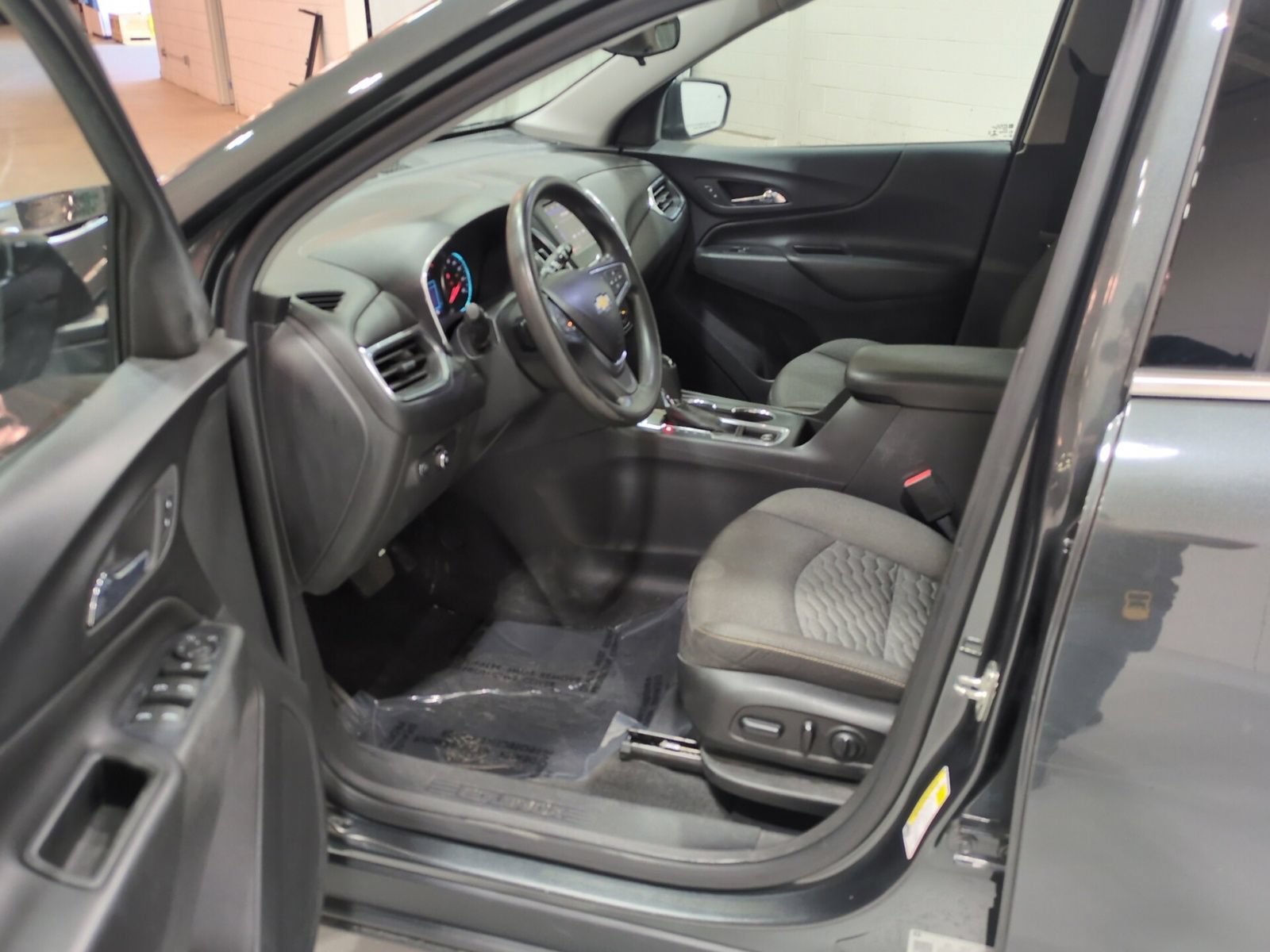 Used 2020 Chevrolet Equinox LT FWD image 15