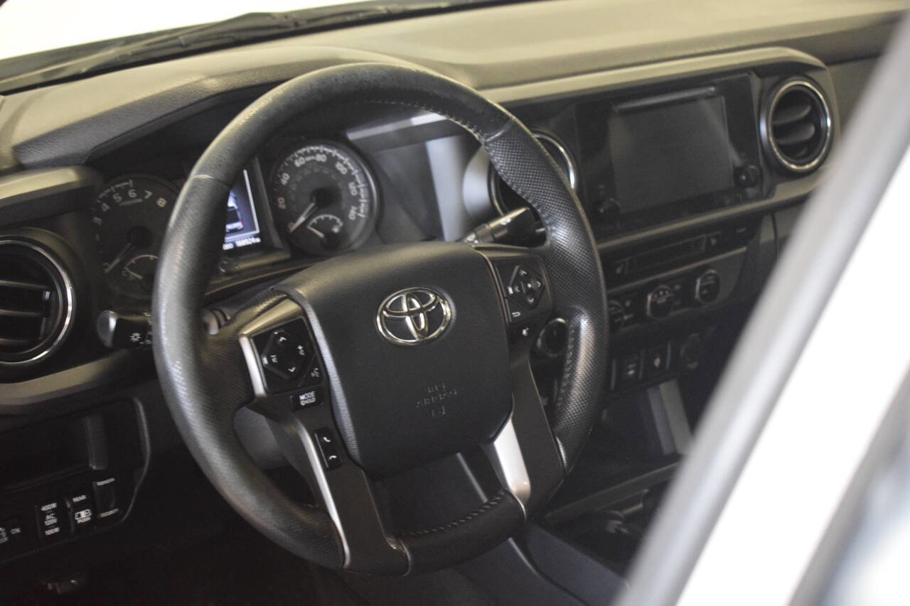 Used 2017 Toyota Tacoma TRD Pro AWD/4WD image 70