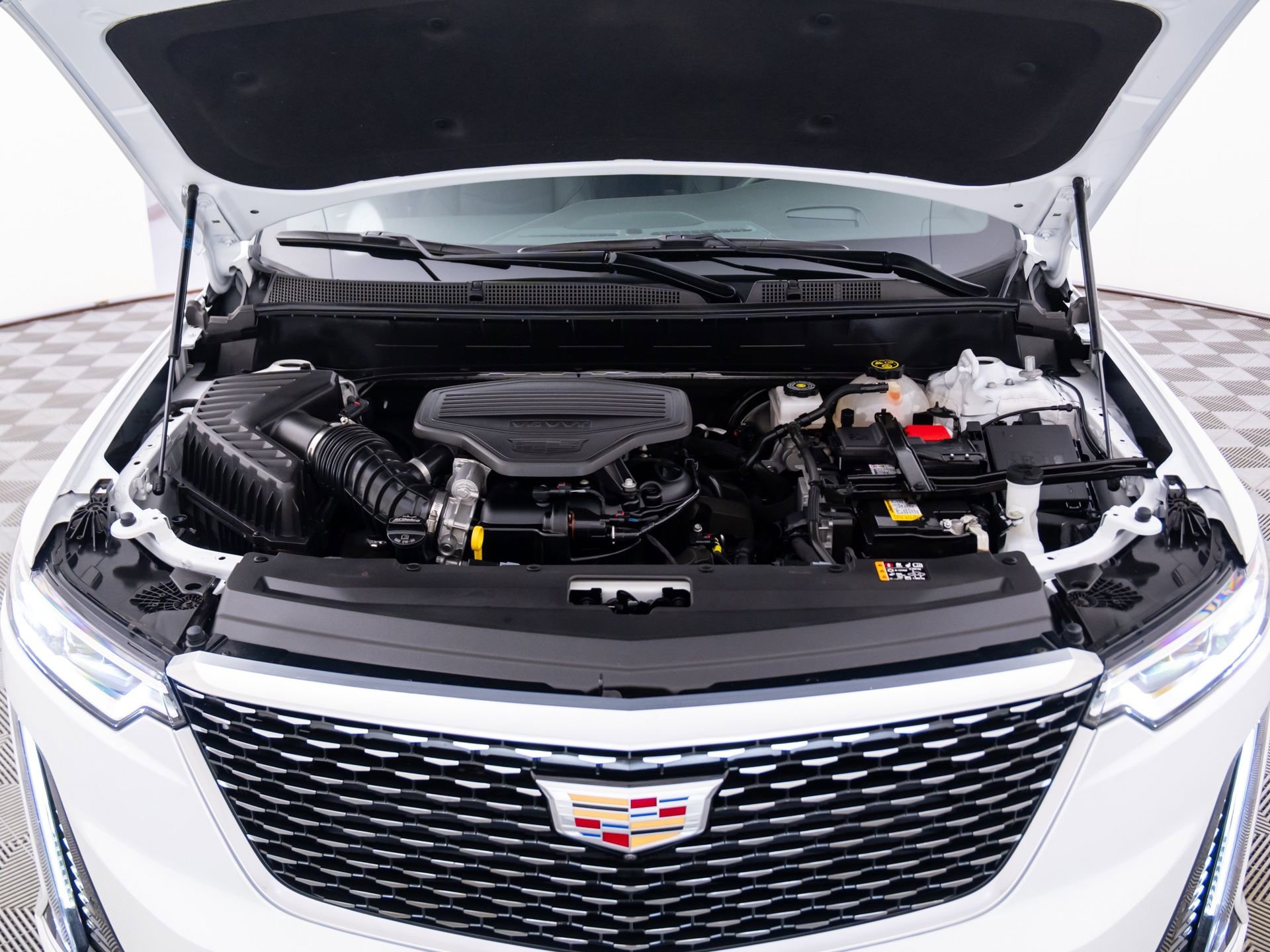 Certified 2024 Cadillac XT6 Premium Luxury w/ Platinum Package image 32