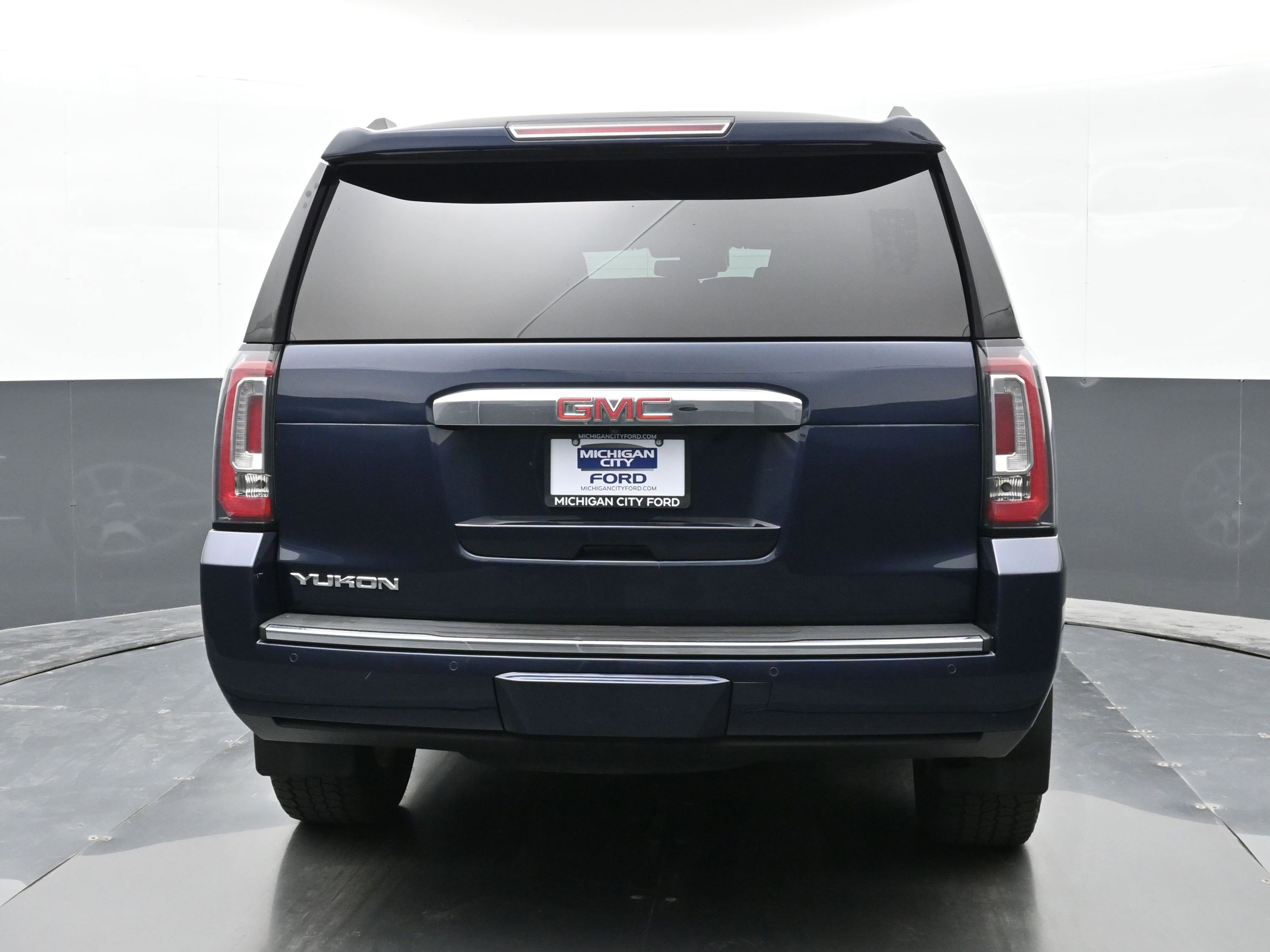Used 2020 GMC Yukon Denali w/ Open Road Package AWD/4WD image 3