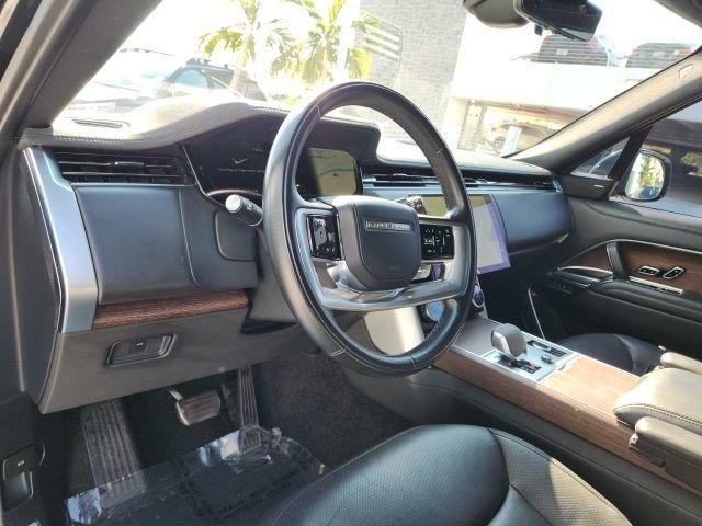 Used 2023 Land Rover Range Rover Long Wheelbase SE image 28